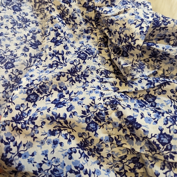 H&M blue and white floral print puff sleeve ruffle dress size medium - Picture 8 of 8